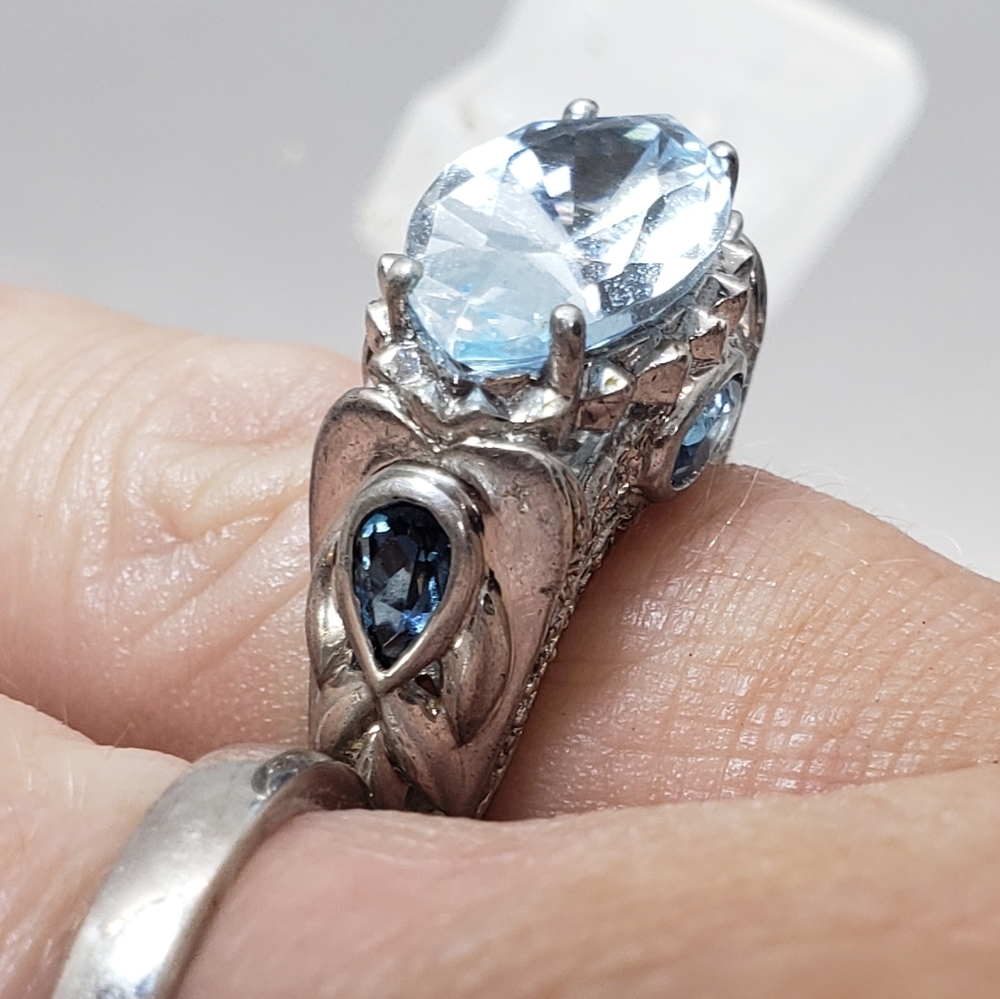 Rare and Vintage Estate Victoria Wieck Genuine Sky Blue Topaz Ring - Picture 10 of 16